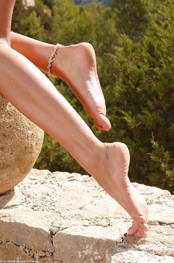 25P Foot Fetish 15