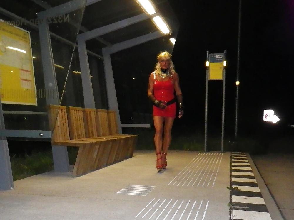 9P At the busstop