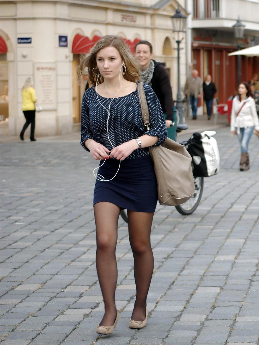 24P Nylon upskirt - STREET VIEW 6