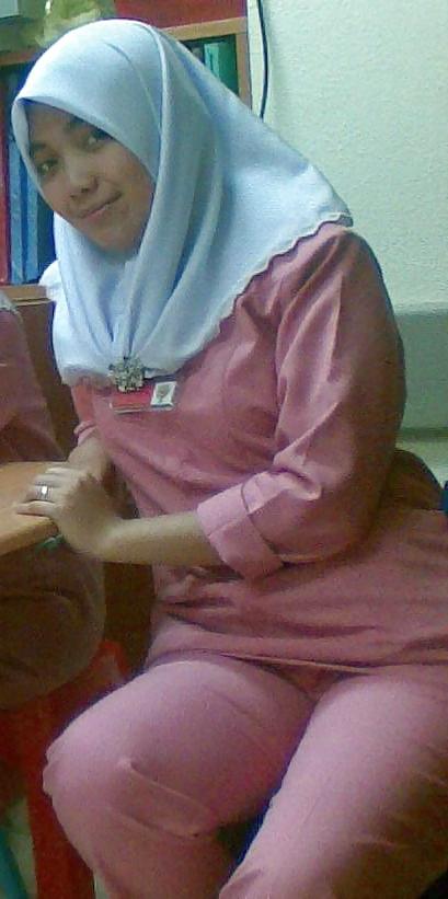 8P Brunei- nurse tudung