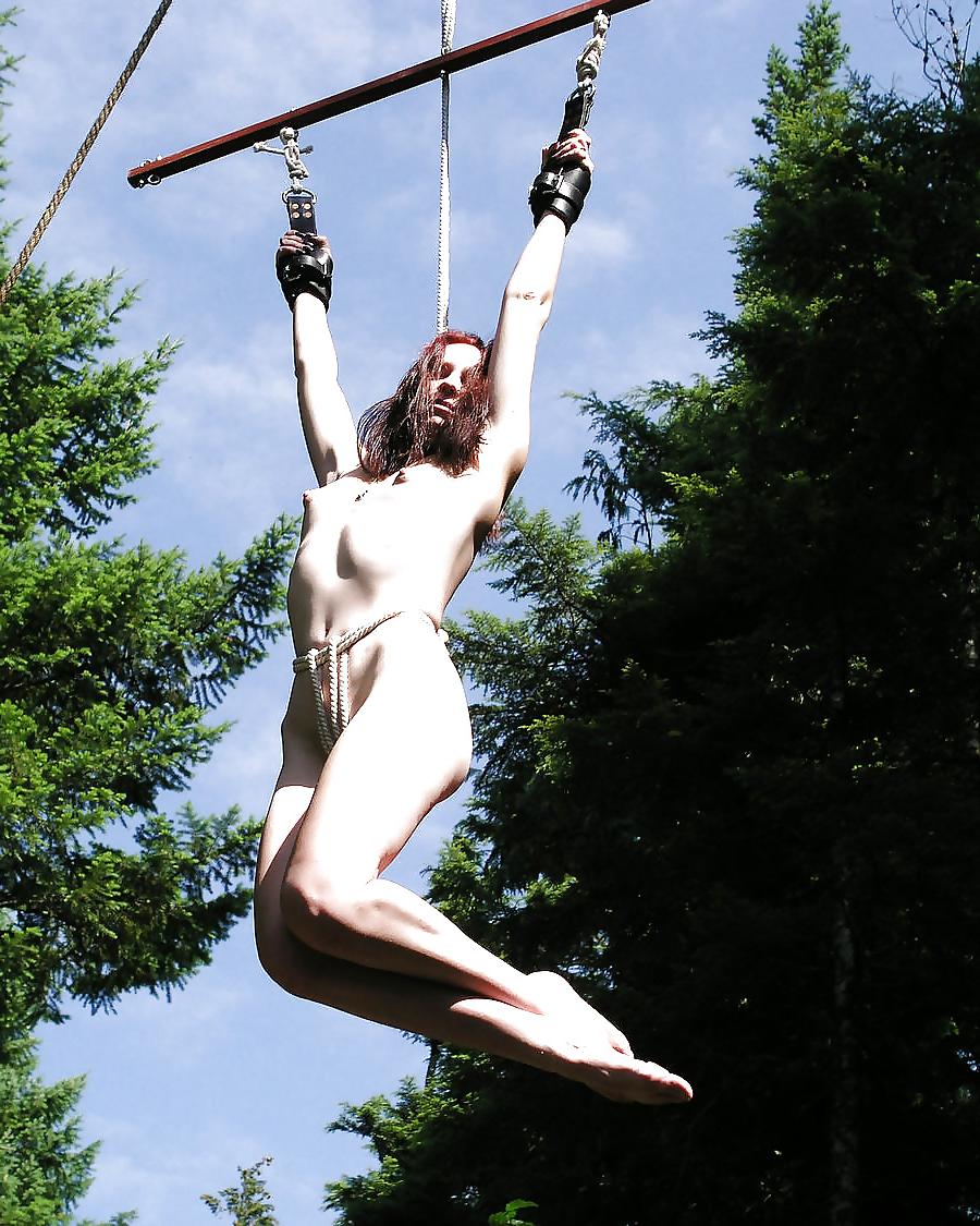 25P Public Bondage