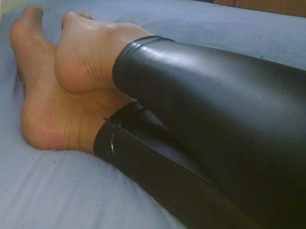 25P TransTeen in nylons, Latex and heelz