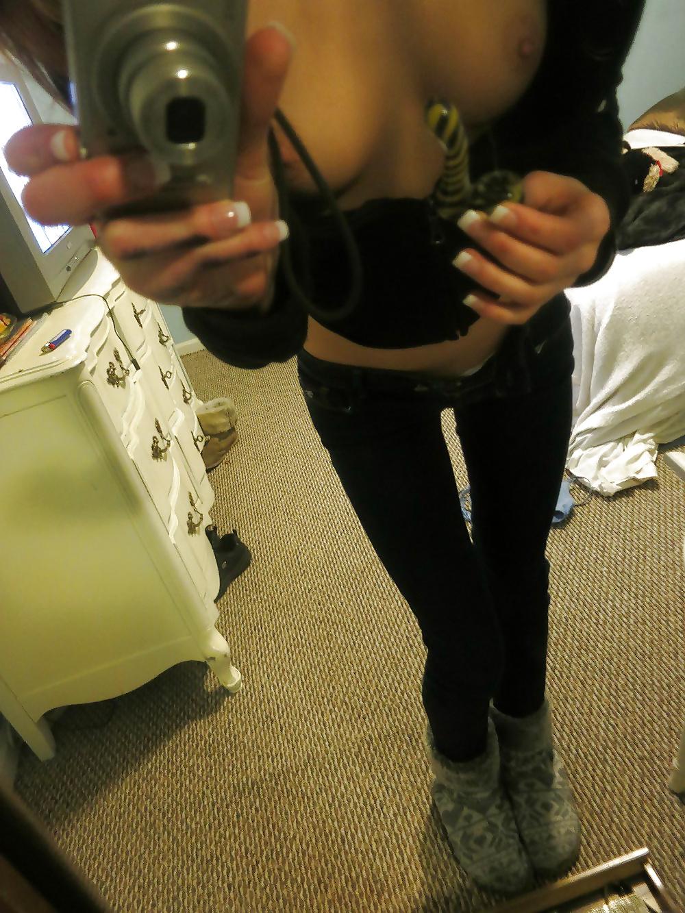 25P Beautiful selfshot teen ... 