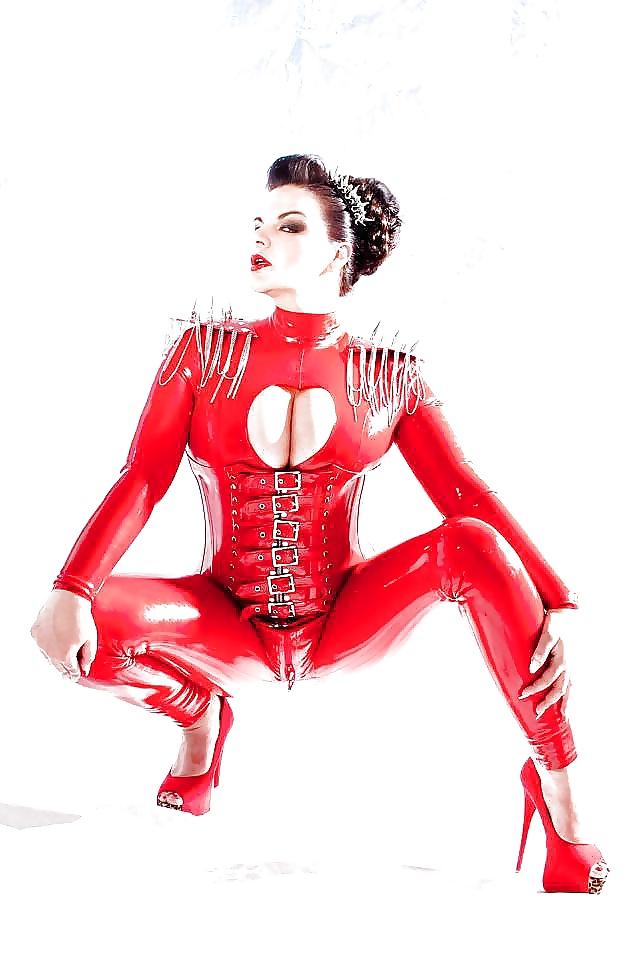 25P Red Latex