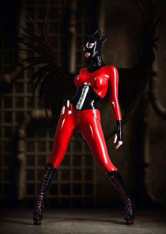 25P Red Latex