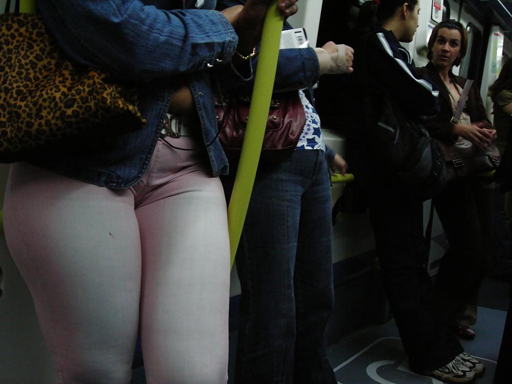 25P Candid ass in the bus stop