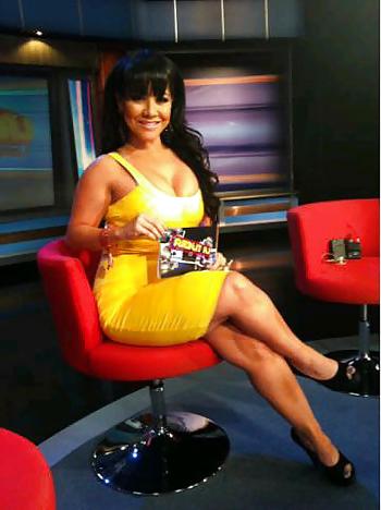 20P Thick, Busty Latina M.I.L.F.s 3