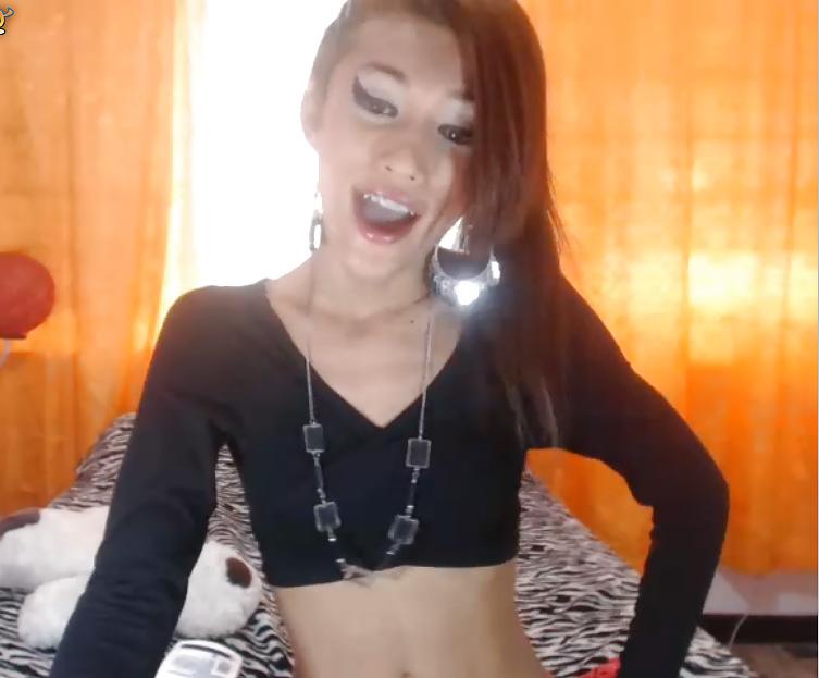 25P Hot webcam trannies II