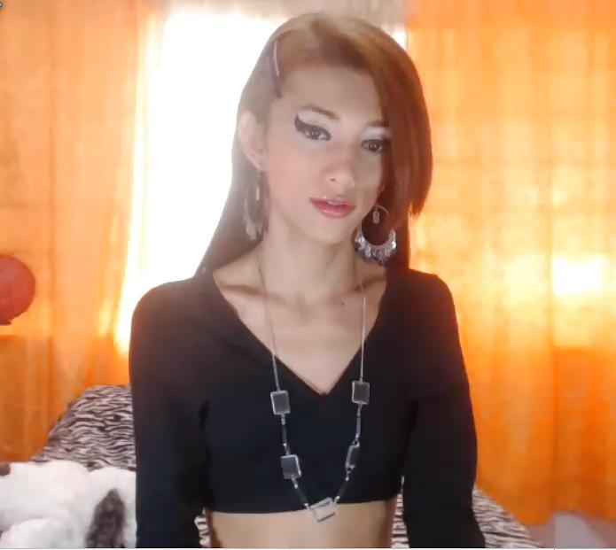 25P Hot webcam trannies II