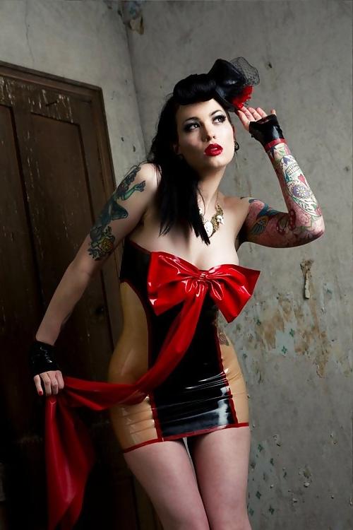 16P Latex Lover