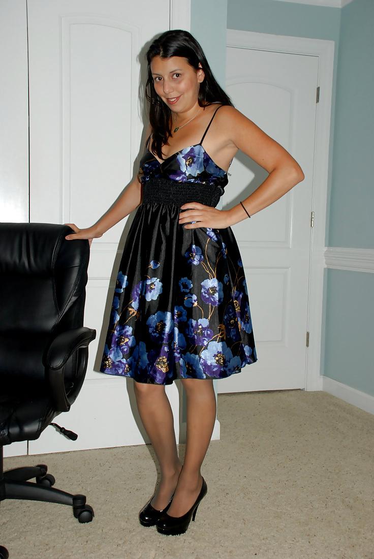 9P Latin milf hottie