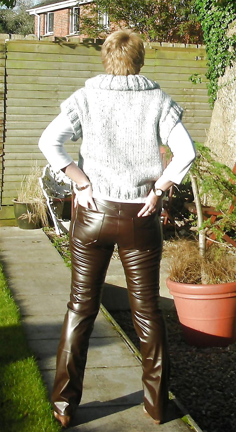 25P Leather,pvc ,latex  moms ,teens mix