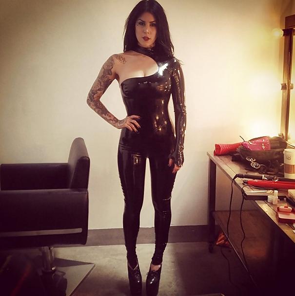 12P Latex Fetish