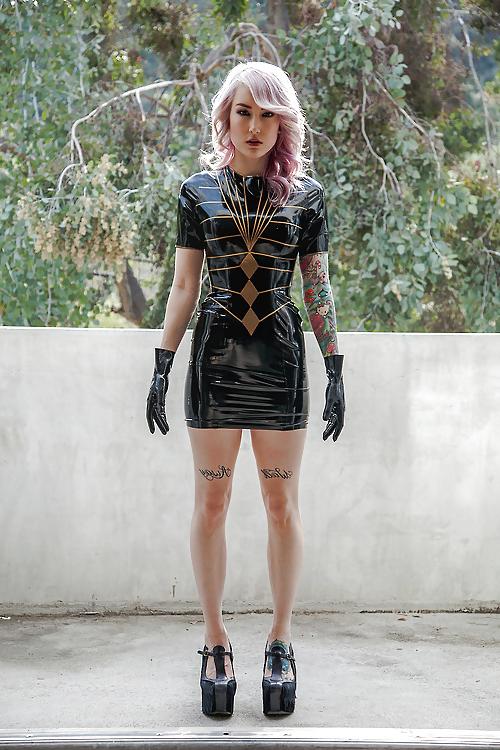 12P Latex Fetish