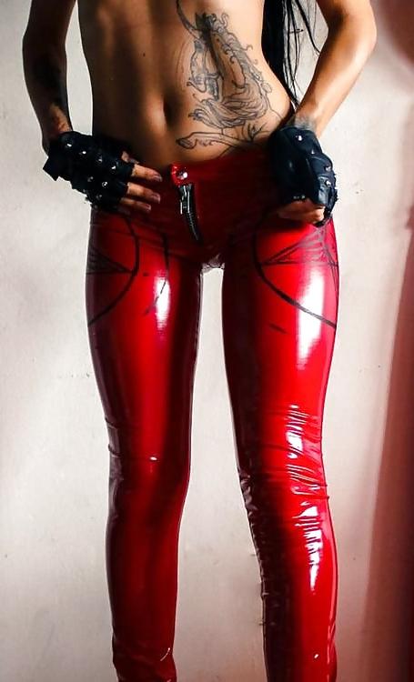 12P Latex Fetish