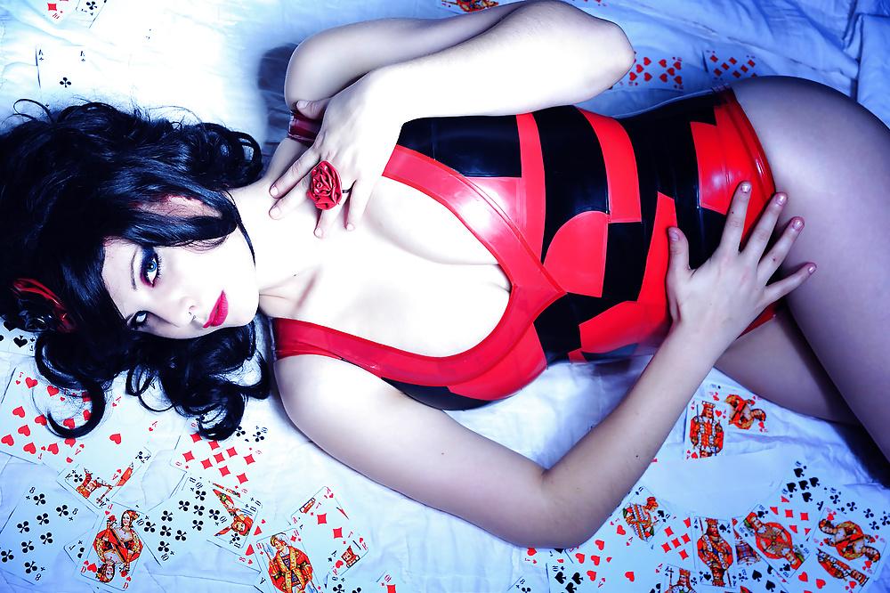 14P Latex Fetish