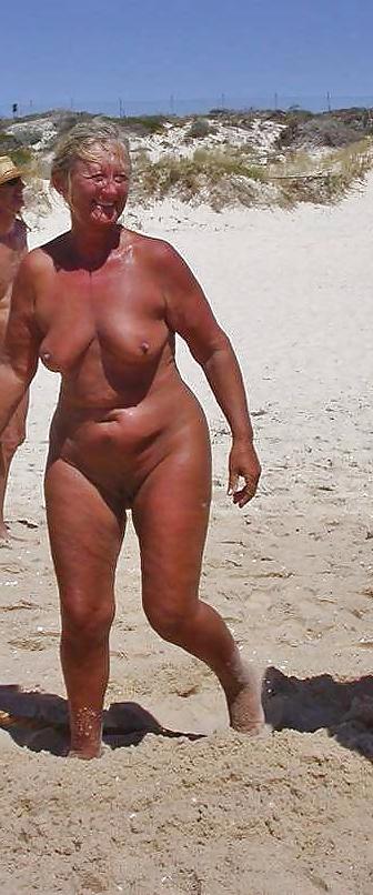 25P Mature Nudist Ladies 16
