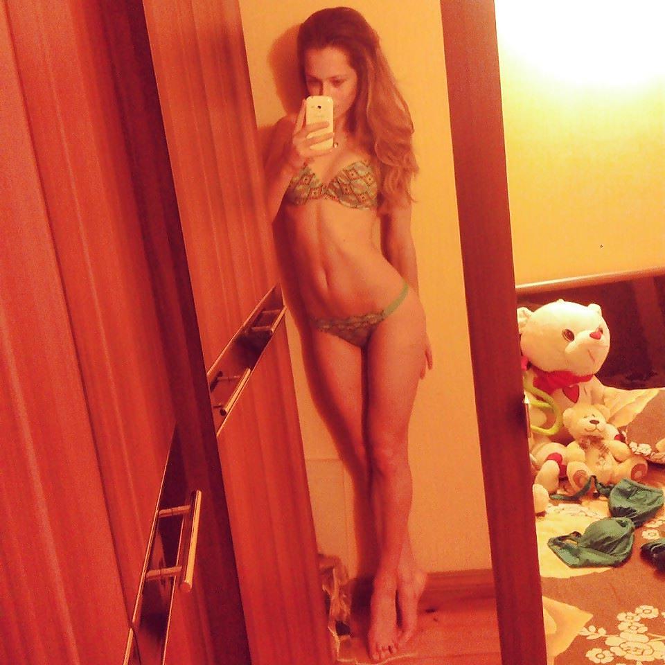 9P Cute Bulgarian girs (non -nude)