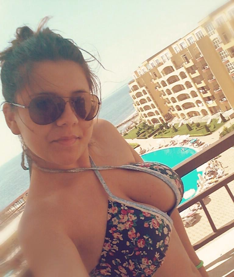 9P Cute Bulgarian girs (non -nude)