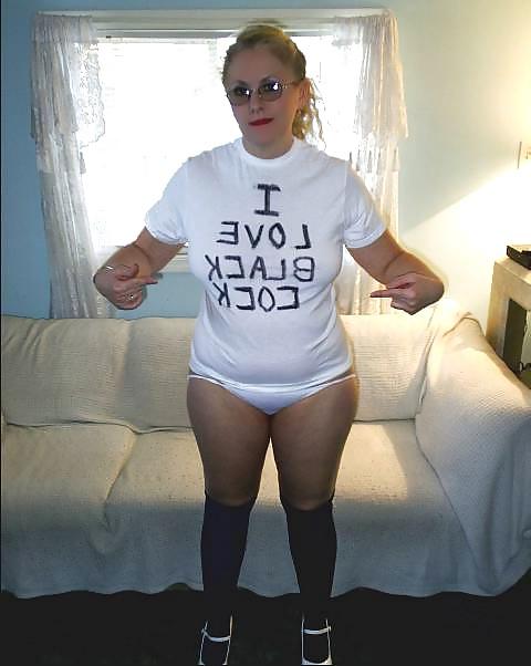 25P Wife In T-shirt