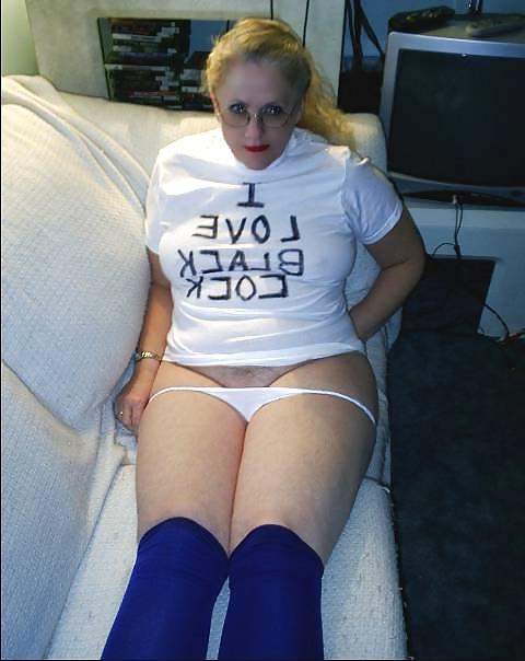 25P Wife In T-shirt