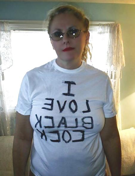 25P Wife In T-shirt