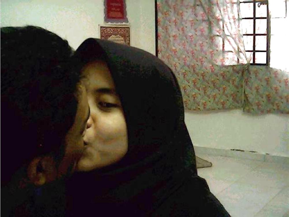 17P Malay-tudung awek kolej romen dgn bf