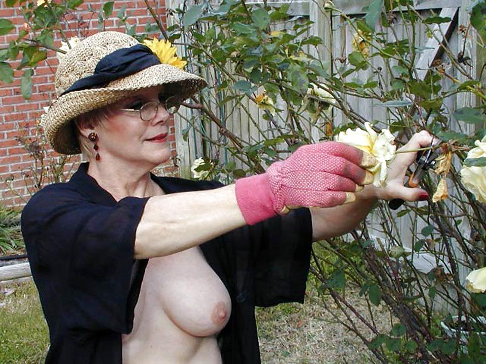 25P Webtastic Special: Granny Time Vol.96
