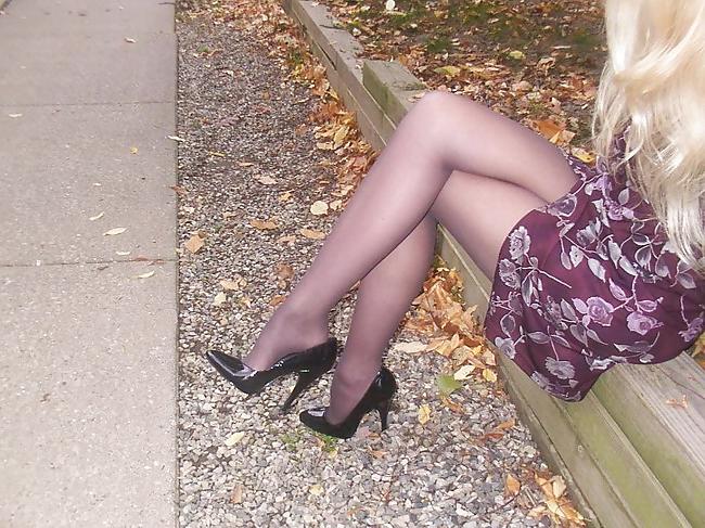 25P Nylon upskirt - just legs in nylons 2