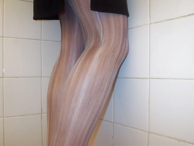 25P Nylon upskirt - just legs in nylons 3