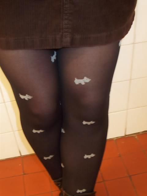 25P Nylon upskirt - just legs in nylons 3
