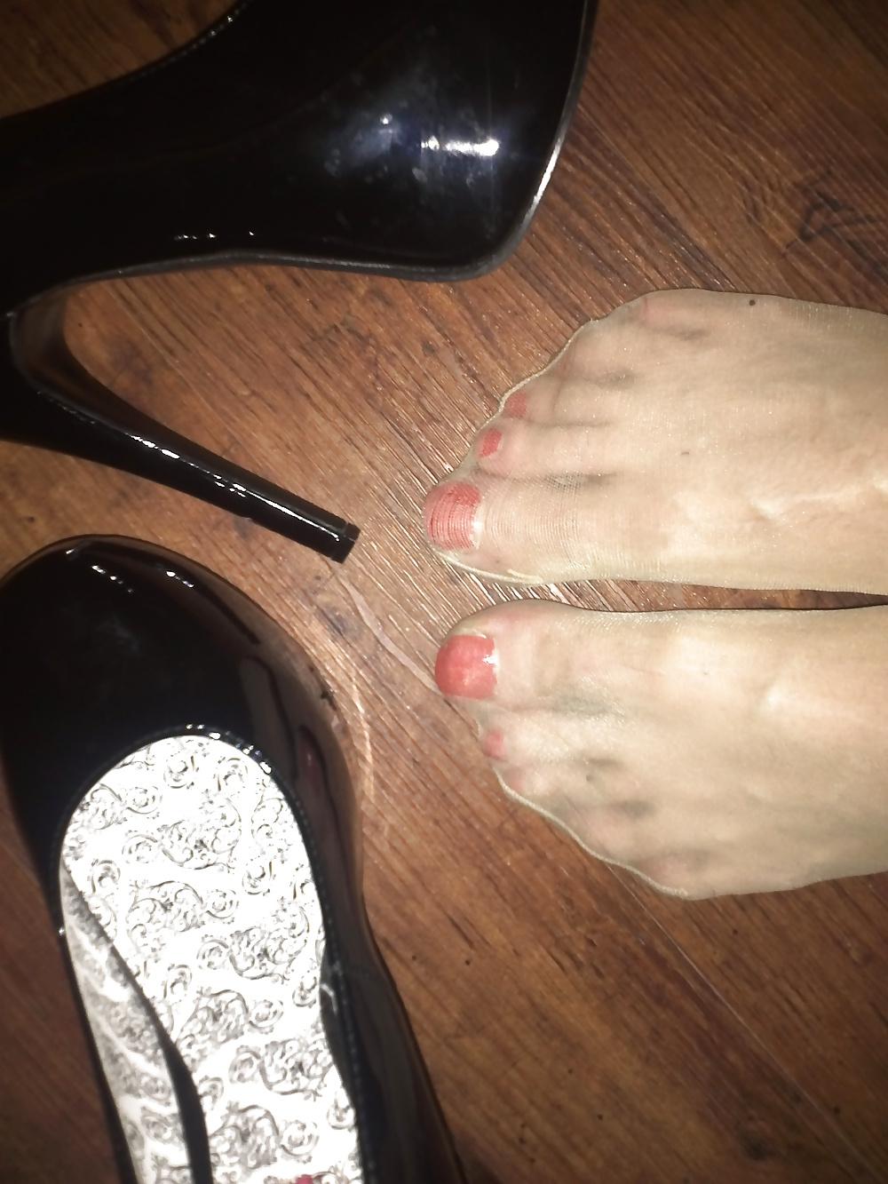 5P Red nails, nylon , latex and heels