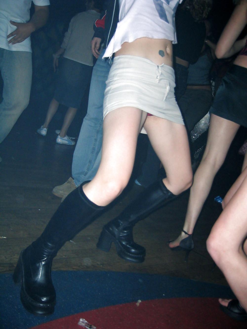 25P Nightclub Sluts Upskirted