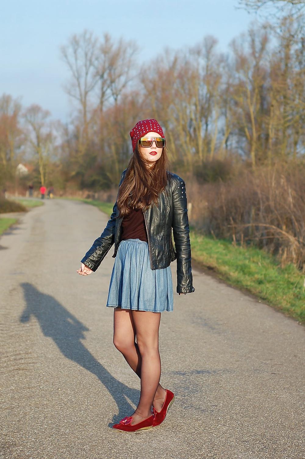 25P Nylon upskirt - STREET VIEW 9