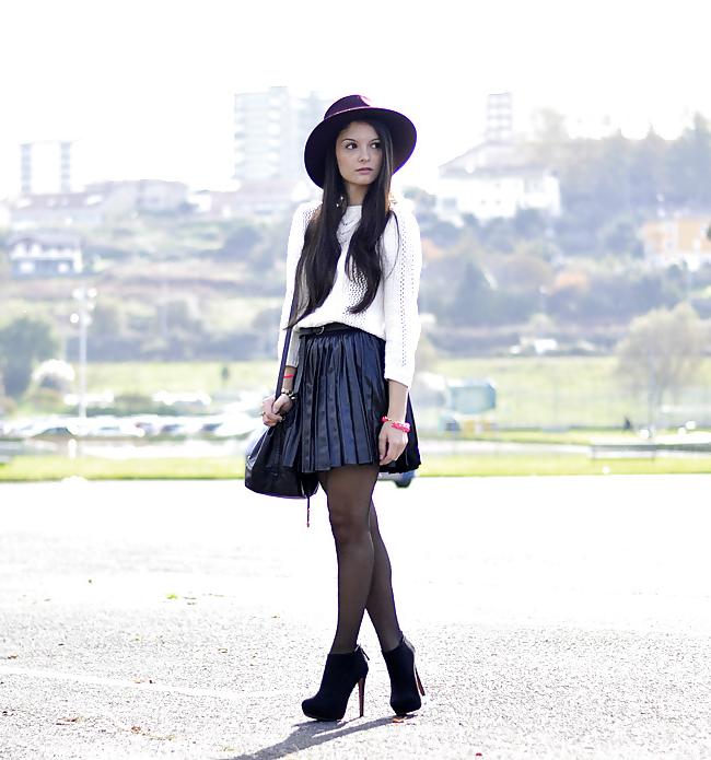 25P Nylon upskirt - STREET VIEW 9