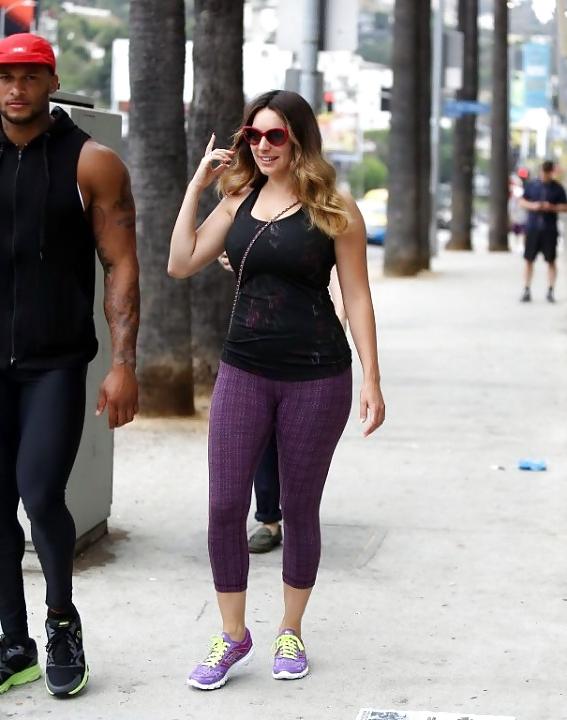 25P Kelly Brook Sexy Gym Outfit!!
