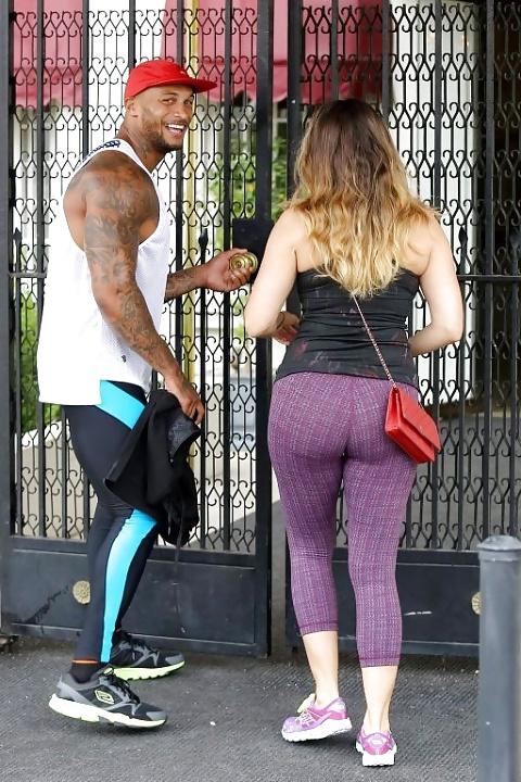 25P Kelly Brook Sexy Gym Outfit!!