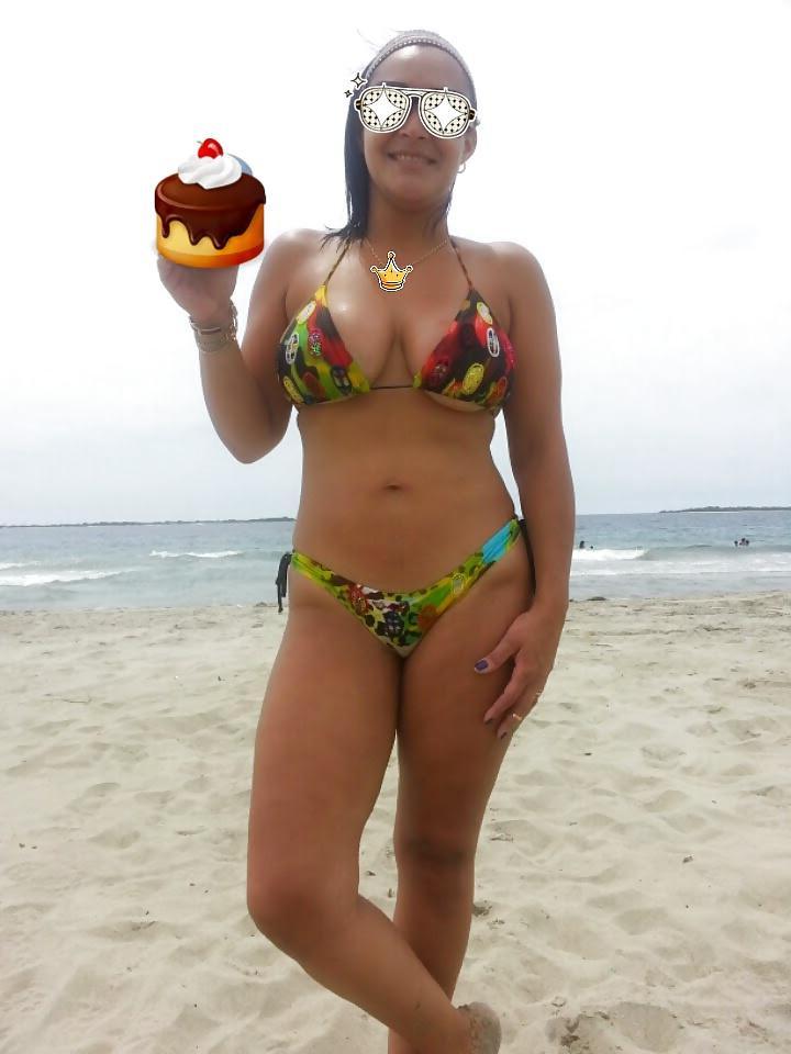 6P Latina with big tits