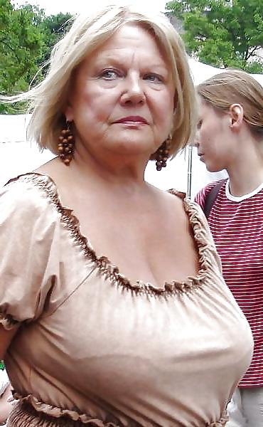 25P Webtastic Special: Granny Time Vol.109
