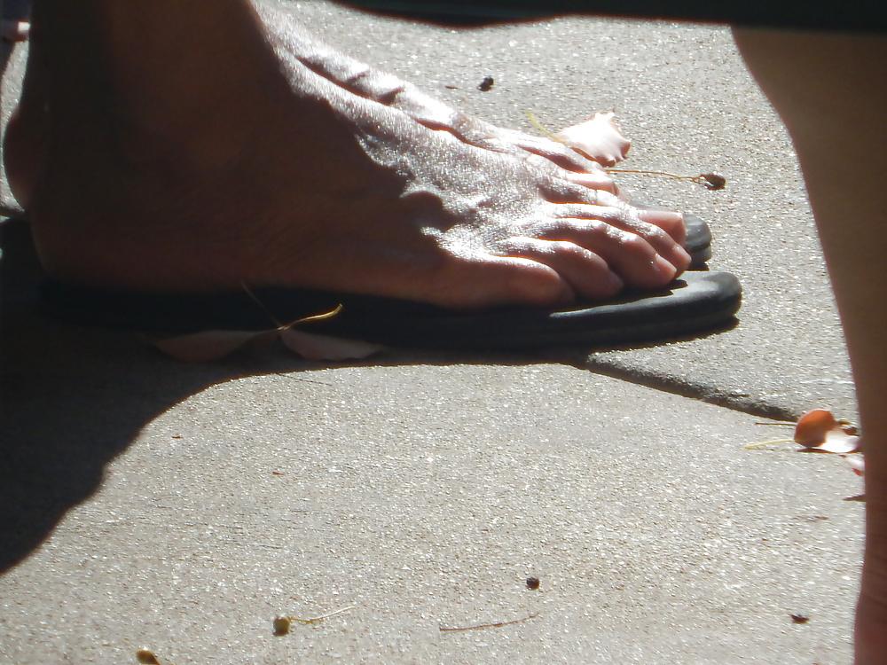 25P Oiled Mature Latina Soles