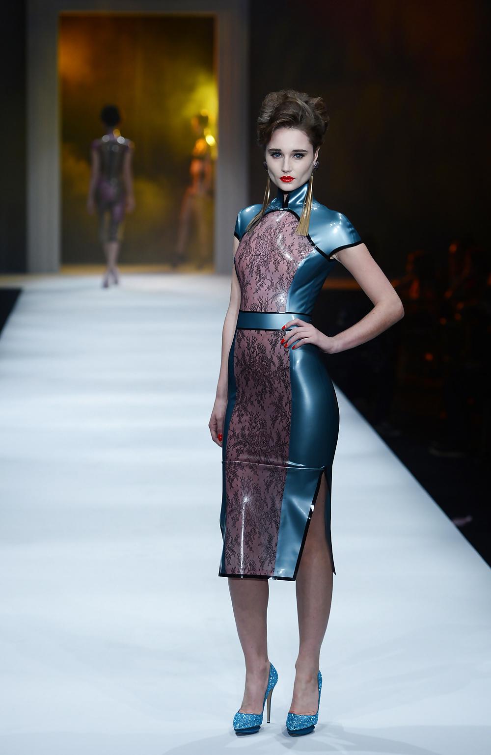 25P Lust for Latex
