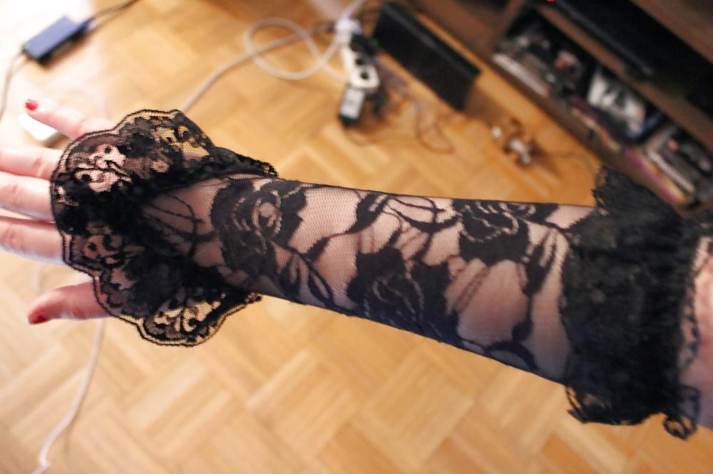25P Gothic finnish blog girl