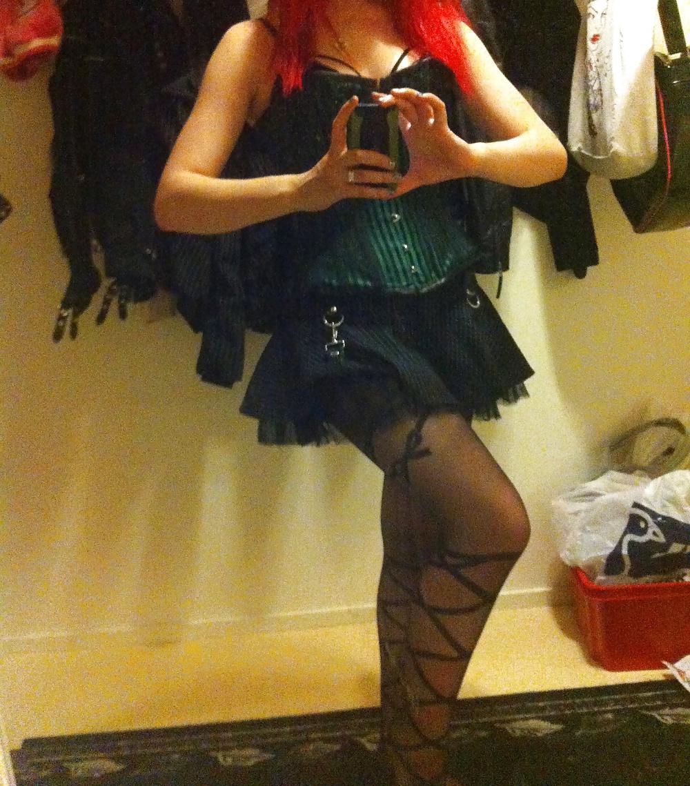 25P Gothic finnish blog girl