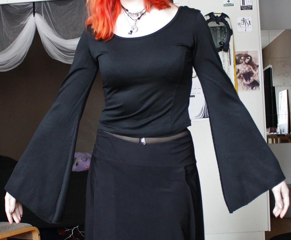 25P Gothic finnish blog girl