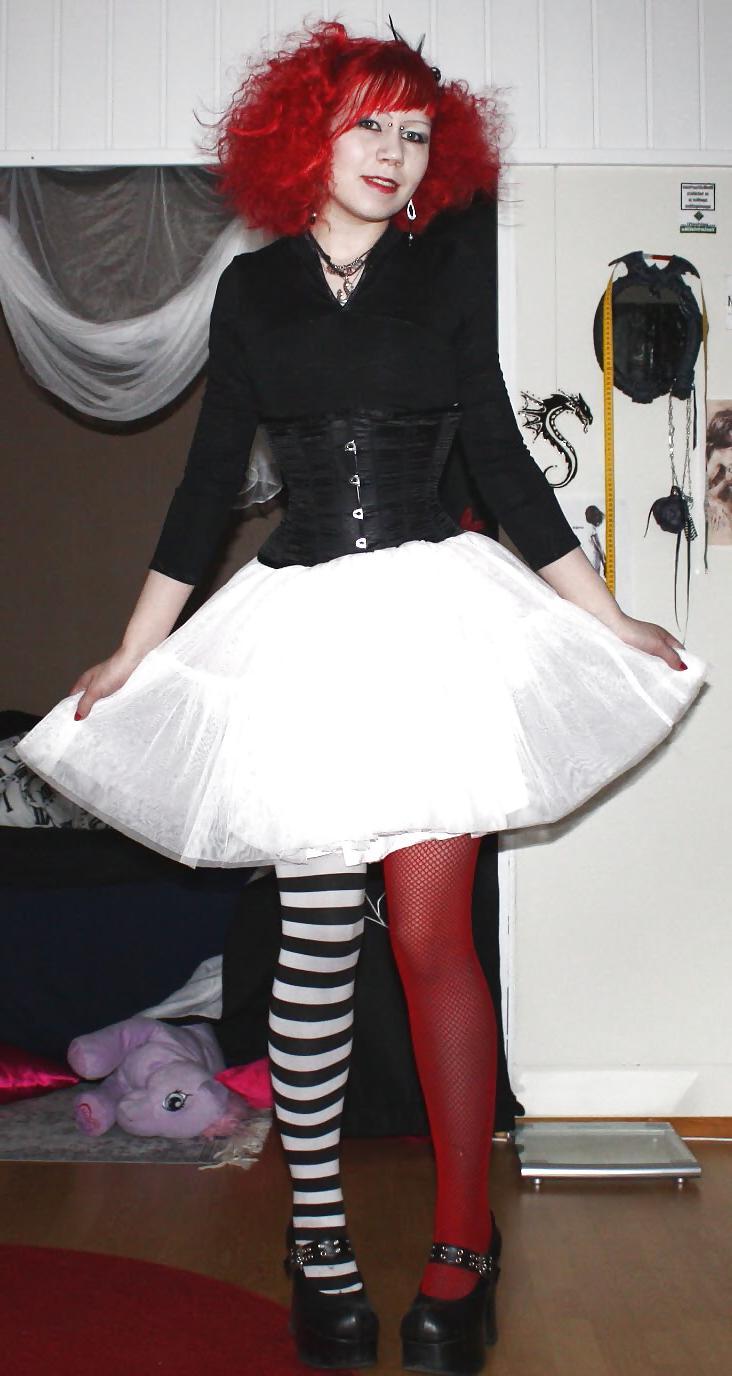 25P Gothic finnish blog girl