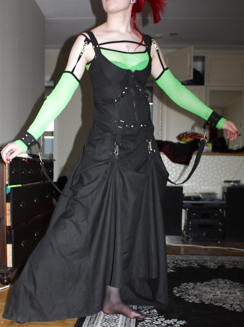 25P Gothic finnish blog girl