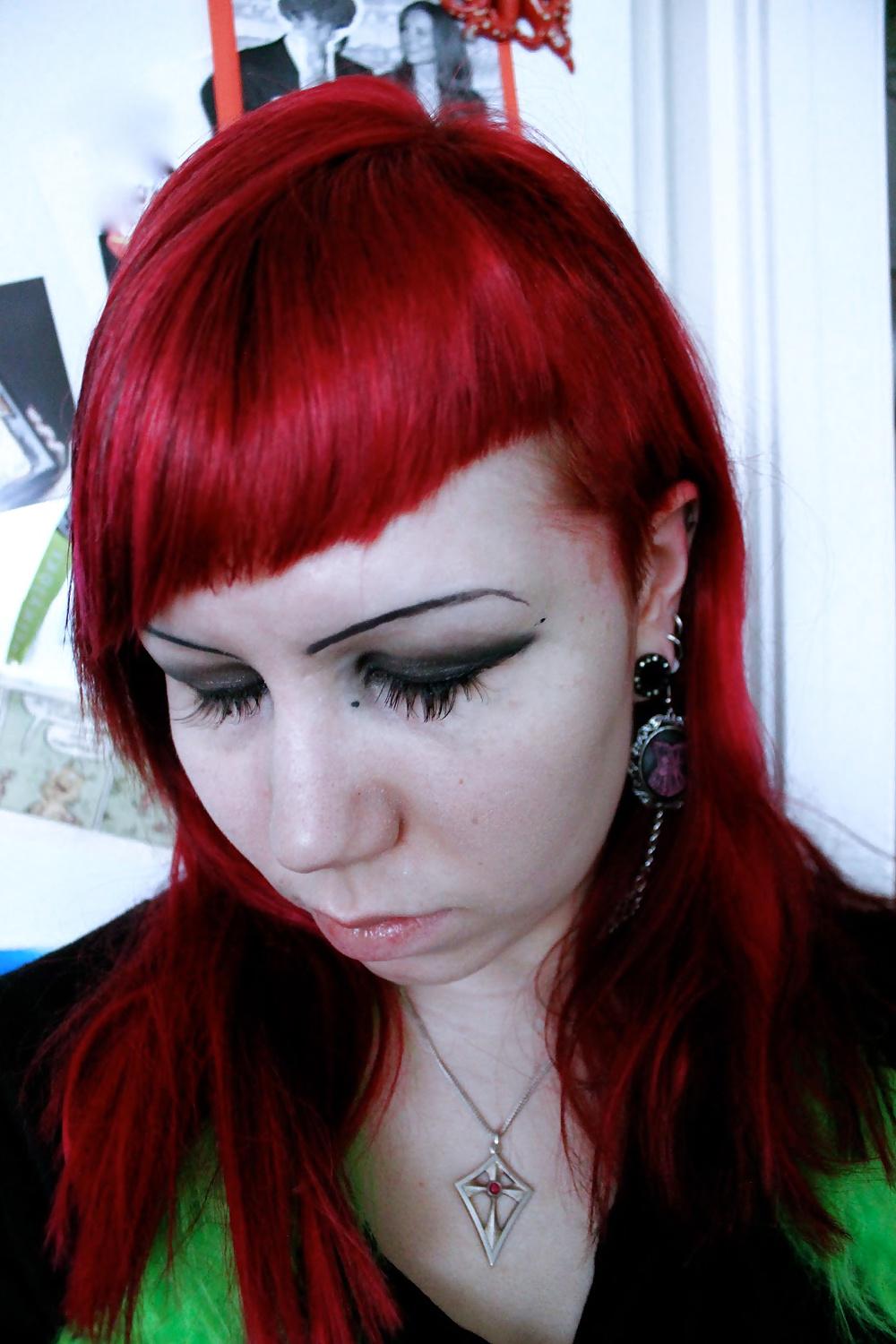 25P Gothic finnish blog girl