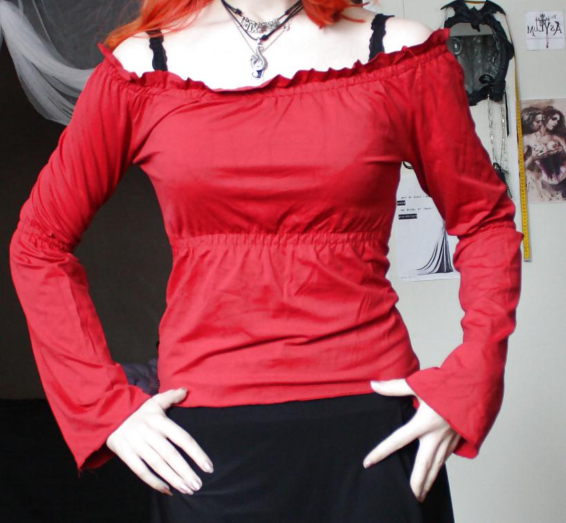 25P Gothic finnish blog girl