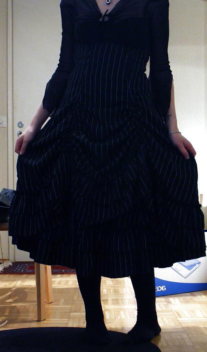 25P Gothic finnish blog girl