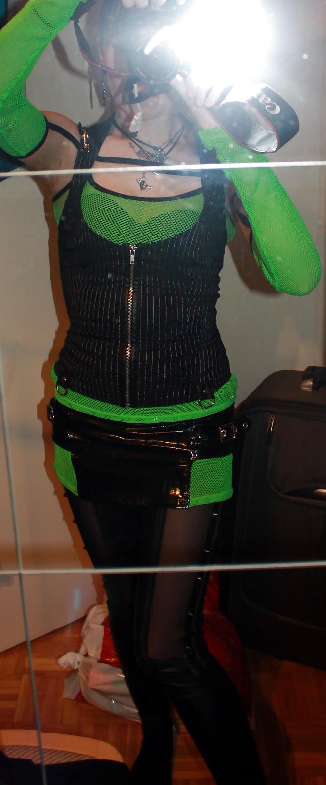 25P Gothic finnish blog girl